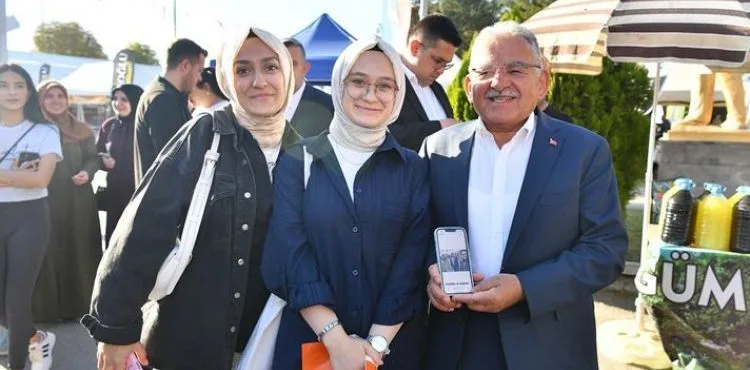 BAŞKAN BÜYÜKKILIÇ: “DOLU DOLU BİR FUAR DÖNEMİ YAŞIYORUZ”