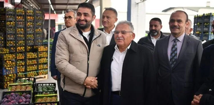 BAŞKAN BÜYÜKKILIÇ, HAFTANIN SON İŞ GÜNÜNE KAYSERİ HALİ’NDE BAŞLADI