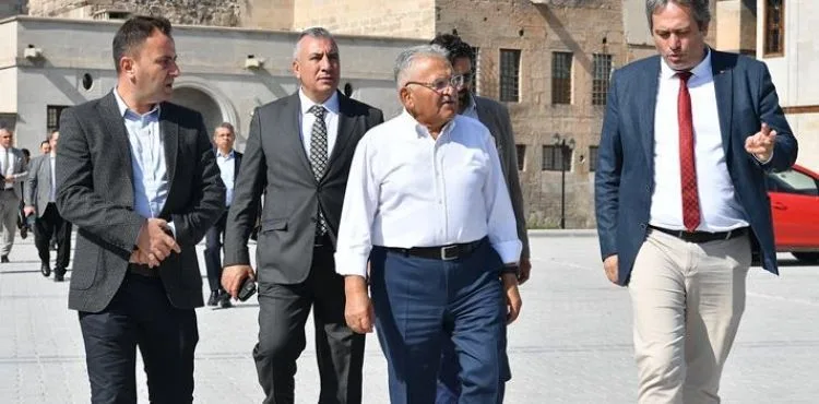 BAŞKAN BÜYÜKKILIÇ, TARİHİ KAYSERİ MAHALLESİ DOKUSUNU ORTAYA ÇIKARACAK PROJEYİ YERİNDE İNCELEDİ