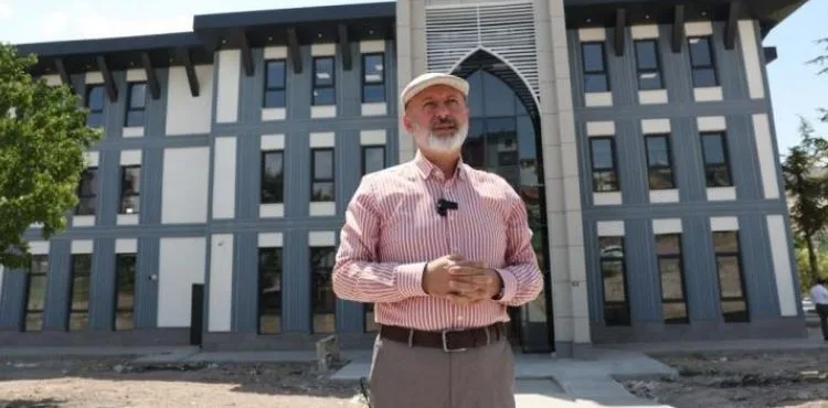 BAŞKAN ÇOLAKBAYRAKDAR, "SOSYAL TESİSLERLE VATANDAŞLARIMIZIN HAYATLARINA DOKUNUYORUZ"