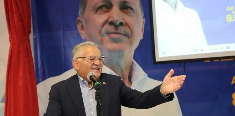 BAŞKAN BÜYÜKKILIÇ AK PARTİ AKKIŞLA KONGRESİ’NDE PARTİLİLER VE VATANDAŞLARI BAĞRINA BASTI