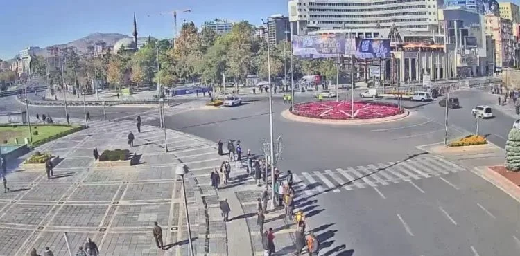 Cumhuriyet Meydanı iki yönlü olarak trafiğe kapatılatacak