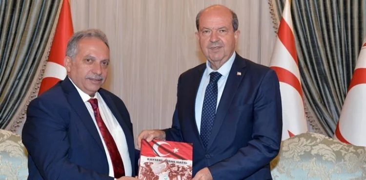 BAŞKAN YALÇIN’DAN KKTC CUMHURBAŞKANLARINA ‘KAYSERİ GİRNE HATTI’ KİTABI