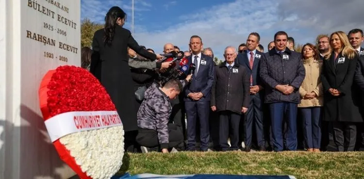 Bülent Ecevit, 18'inci ölüm yıl dönümünde anıldı