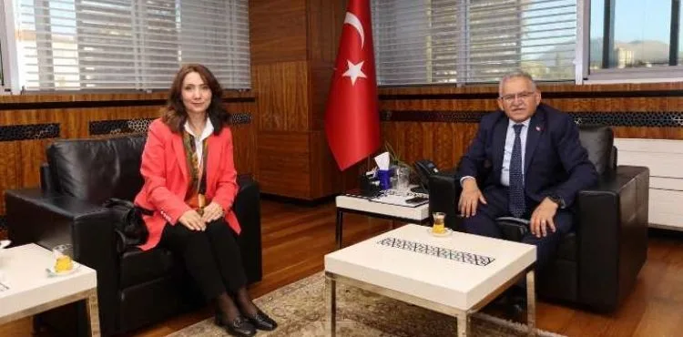 BAŞKAN BÜYÜKKILIÇ, AİLE VE SOSYAL HİZMETLER KAYSERİ İL MÜDÜRÜ ÇINGIR’I AĞIRLADI