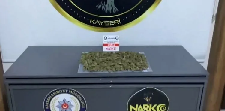 Polis ekiplerinden uyuşturucu operasyonu: 3 kişi yakalandı