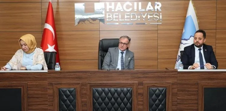 BAŞKAN ÖZDOĞAN: "HACILAR'I KIŞA HAZIR HALE GETİRİYORUZ"