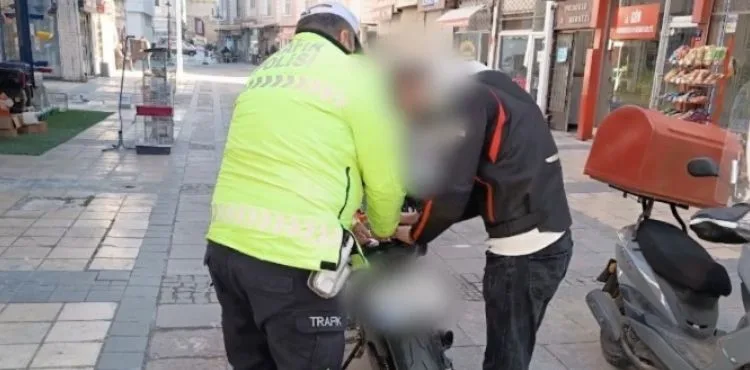 Motosiklette tehlikeli hareketler cezasız kalmadı
