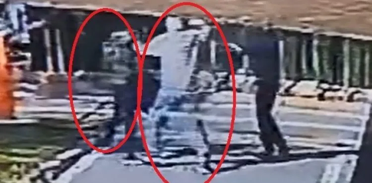 Eski yönetici, binanın yeni yöneticisi kadına yumruk attı; o anlar kamerada