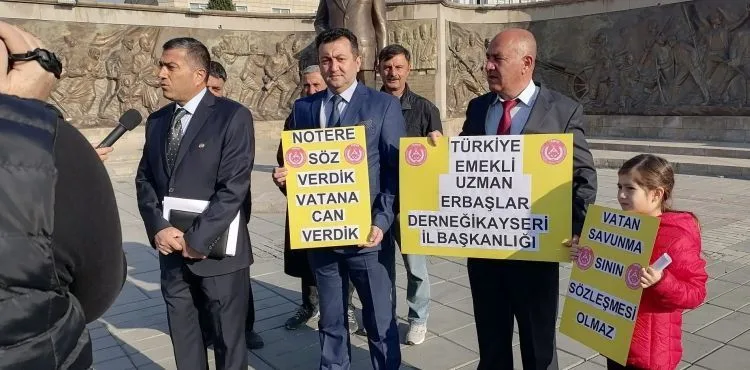 12 Kasım Uzman Çavuşlar Günü’nü Kayseri Meydanı’nda düzenlenen törenle kutladı.