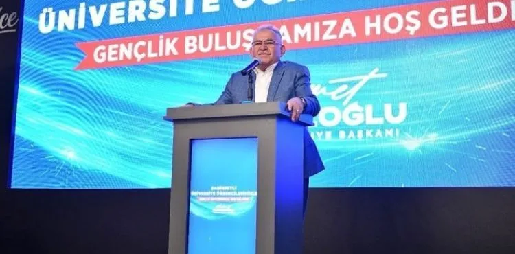 BAŞKAN BÜYÜKKILIÇ, ŞAHİNBEYLİ ÖĞRENCİ BULUŞMASINDA ÖĞRENCİLERLE BİR ARAYA GELDİ