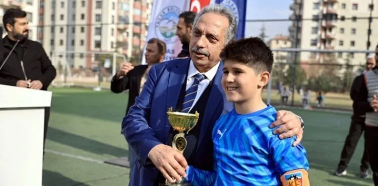 TALAS'TA ÖĞRETMENLER GÜNÜ FUTBOL TURNUVASI