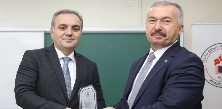 Rektör Prof. Dr. Altun, Talas Şehit Mahmut Yıldırım Anadolu Lisesi Öğrencileri ile Bir Araya Geldi