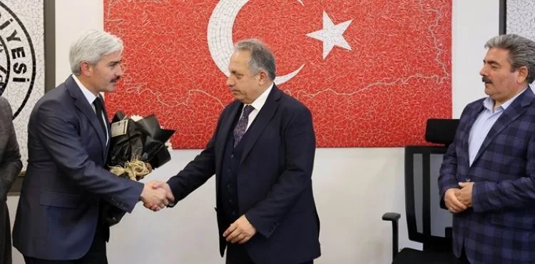 TALASLI ÖĞRETMENLERDEN BAŞKAN YALÇIN'A ÖĞRETMENLER GÜNÜ ZİYARETİ