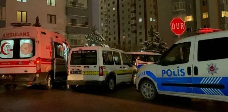 Tartıştığı 2 komşusunu tabancayla vurdu