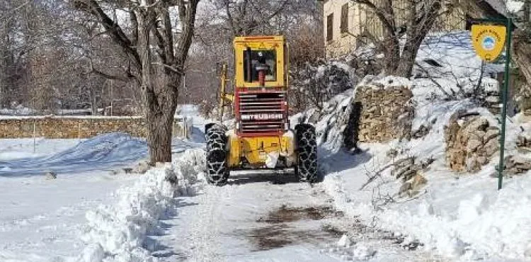 BÜYÜKŞEHİR’İN KIRSALDA KARLA MÜCADELESİ SÜRÜYOR