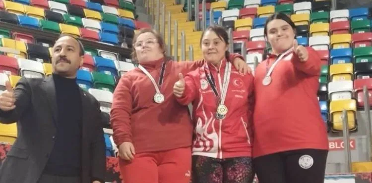 KOCASİNAN’IN ÖZEL SPORCUSU BETÜL SOLMAZ, TÜRKİYE ÜÇÜNCÜSÜ OLDU