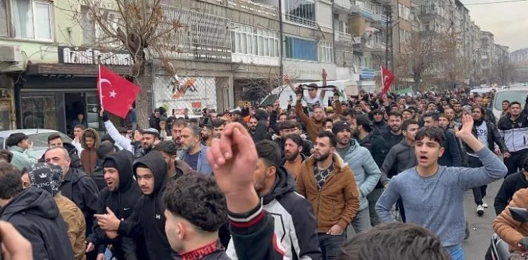 Esad rejimi kontrolü kaybetti, Kayseri'de yaşayan Suriyeliler kutlama yaptı