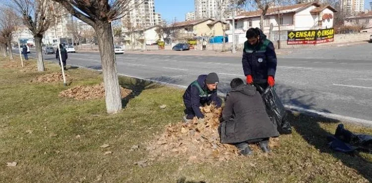 BÜYÜKŞEHİR, KENT GENELİNDE TEMİZLİK VE BAKIM ÇALIŞMALARINA DEVAM EDİYOR