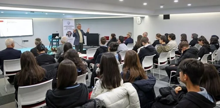 TALAS'IN YAZAR OKULU SEMİNERLERİNDE BU HAFTA AHMET SIVACI KONUK OLACAK