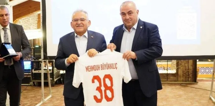 BAŞKAN BÜYÜKKILIÇ, 2’NCİ VE 3’ÜNCÜ LİG KULÜP BAŞKANLARINA ERCİYES YÜKSEK İRTİFAYI TANITTI