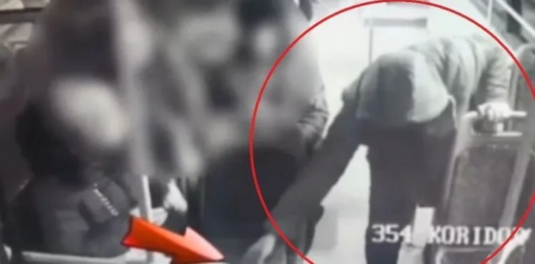 Kayseri'de özel halk otobüsündeki hırsızlık anı kamerada; şüpheli yakalandı