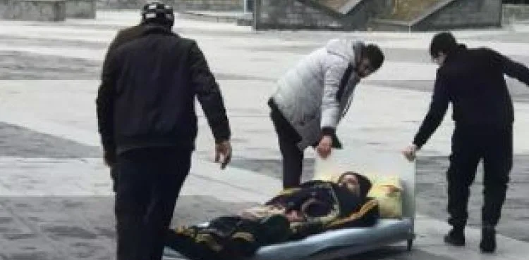 Önceki duruşmaya tekerlekli yatak ile gelen bedensel engelli ile eşi boşandı