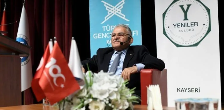 BAŞKAN BÜYÜKKILIÇ, KARİYER SÖYLEŞİSİ’NDE GENÇLERLE TECRÜBELERİNİ PAYLAŞTI