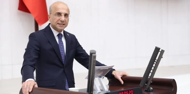 CHP’li Aşkın Genç: Hazine’nin borç stoku 9 trilyonu aştı… ‘Faiz sebep, enflasyon sonuç’ gibi akıl dışı yaklaşımlar ekonomiyi felç etti