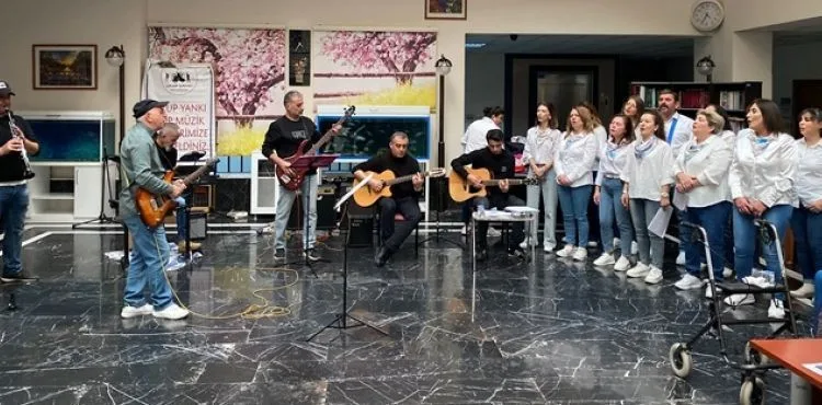 BÜYÜKŞEHİR’İN HUZUREVİ SAKİNLERİNE UNUTULMAZ KONSER