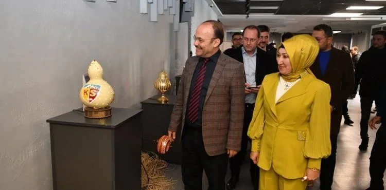 BÜYÜK ŞEHİR SANAT GALERİSİ’NDEN SU KABAĞI SANAT SERGİSİ