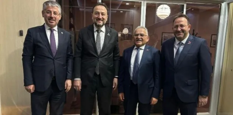 BÜYÜKKILIÇ’A, MÜSİAD’DAN ‘TÜRKİYE YÜZYILI SÜRDÜRÜLEBİLİR ŞEHİR VİZYONU ÖDÜLÜ’
