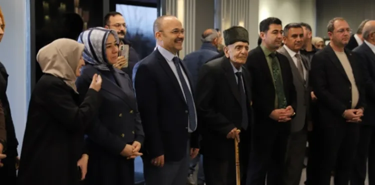 BÜYÜKŞEHİR SANAT GALERİSİ’NDE DUYGULANDIRAN SERGİ
