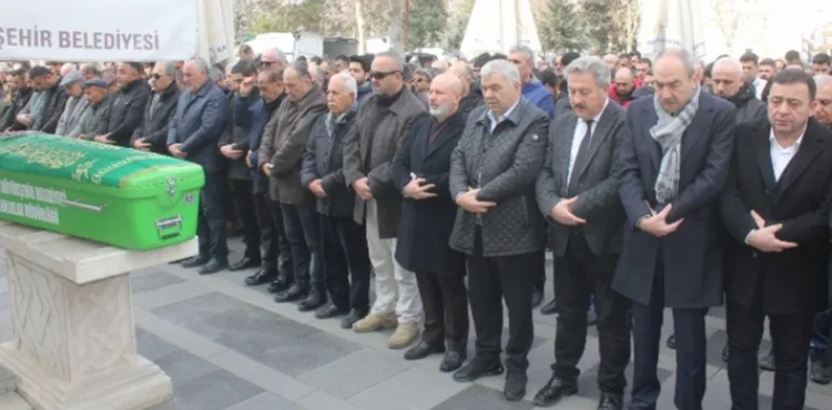 GAZETECİ OKTAY ENSARİ’NİN ACI GÜNÜ ABLA, İLKİN RIZVAN SON YOLCULUĞUNA UĞURLANDI