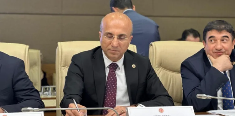 CHP’li Aşkın Genç, Siber Güvenlik Kanun Teklifi’nden 16. maddenin çıkarılmasını talep etti: “Basın özgürlüğüne ‘dijital sansür kılıcı’ indirme riski taşıyor”