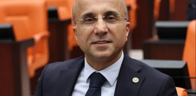 CHP’li Aşkın Genç: Kuş Cenneti Sultan Sazlığı’nda çıkan yangın nedeniyle Yeşilhisar ve Develi ilçelerimiz başta olmak üzere tüm bölge halkımıza geçmiş olsun