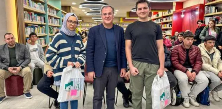 BAŞKAN ÖZDOĞAN: “GENÇLERİMİZİN EĞİTİM YOLCULUĞUNDA YANINDAYIZ”