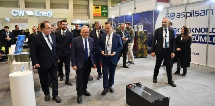 BAŞKAN BÜYÜKKILIÇ’TAN KAYSERİ ENERJİ FUARI’NA ZİYARET