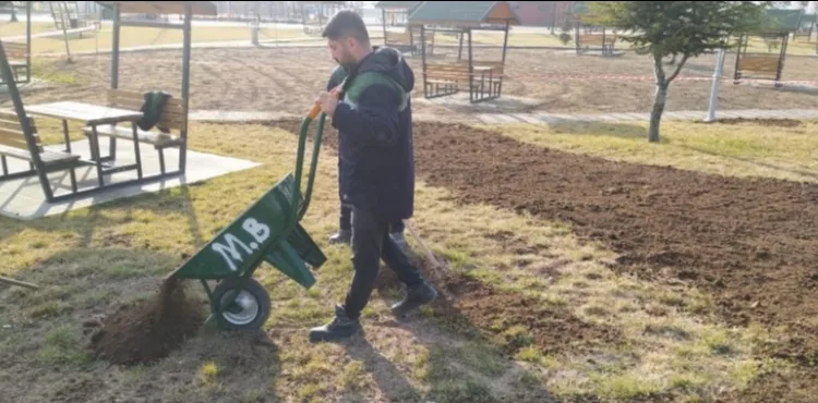 BÜYÜKŞEHİR, TÜRKİYE’NİN EN BÜYÜK MİLLET BAHÇESİ’NDE BAHAR HAZIRLIKLARINA BAŞLADI