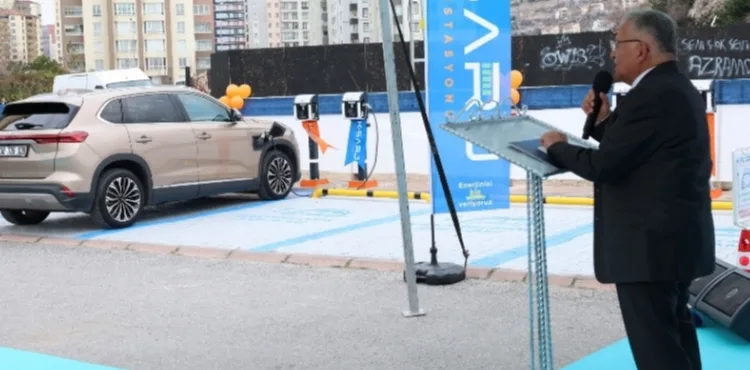 BÜYÜKŞEHİR’İN ELEKTRİKLİ ARAÇ ŞARJ İSTASYONLARI K-ŞARJ İLE YAYGINLAŞIYOR