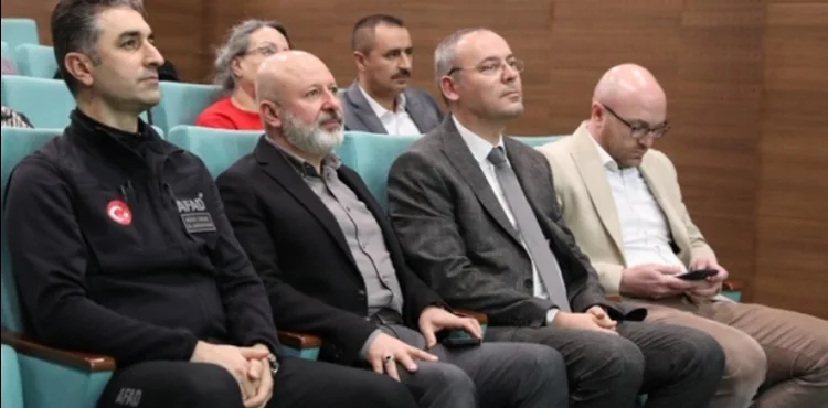 BAŞKAN ÇOLAKBAYRAKDAR, “EĞİTİMLER, AFET DURUMUNDA HIZLI VE ETKİLİ MÜDAHALE İÇİN BÜYÜK ÖNEM TAŞIYOR”