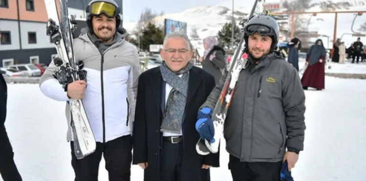 BAŞKAN BÜYÜKKILIÇ’TAN KAYAK TUTKUNLARININ GÖZDESİ ERCİYES KAYAK MERKEZİ’NE YAKIN İLGİ