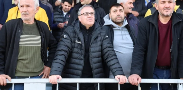 BAŞKAN ÖZDOĞAN, HACILAR ERCİYESSPOR'U TEBRİK ETTİ