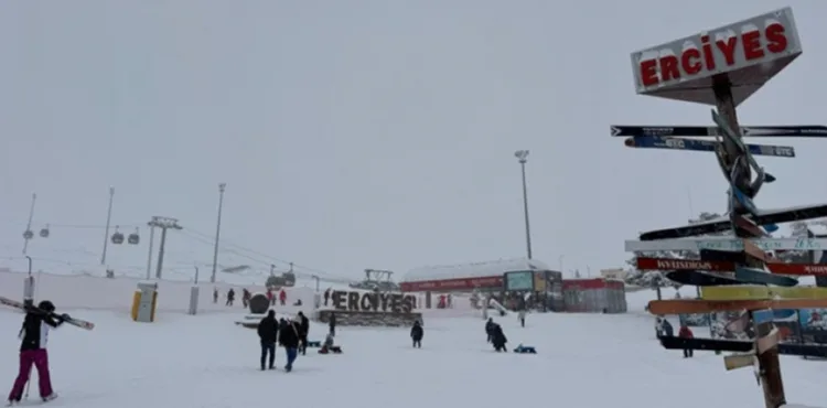 Erciyes'te kar kalınlığı 80 santime ulaştı