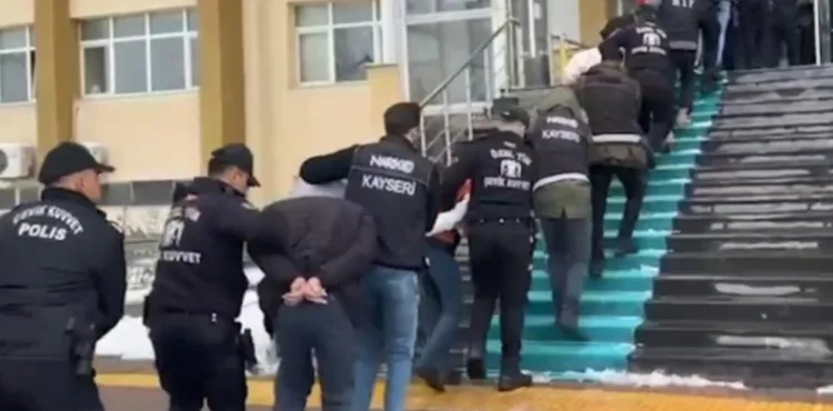 Kayseri'de uyuşturucuya 5 tutuklama