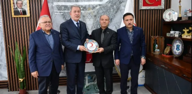BAŞKAN BÜYÜKKILIÇ, KIZILAY GENÇ OFİS GÖKTİM AKADEMİ’DE GENÇLERLE BULUŞTU