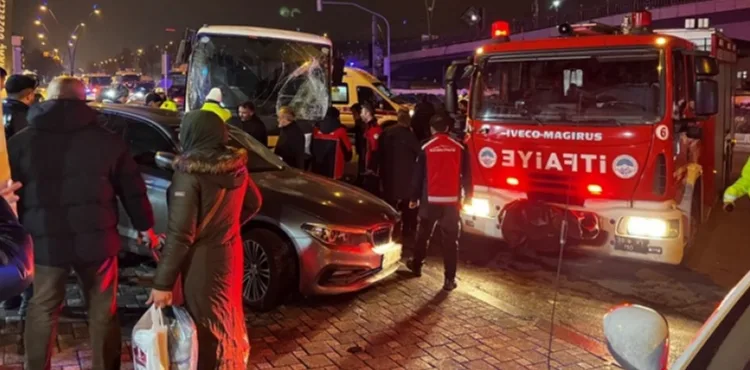 Kayseri'de 6 aracın çarpıştığı zincirleme kazada 7 kişi yaralandı