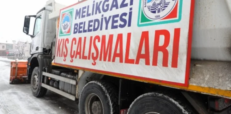 MELİKGAZİ BELEDİYESİ’NDEN KESİNTİSİZ KARLA MÜCADELE ÇALIŞMALARI