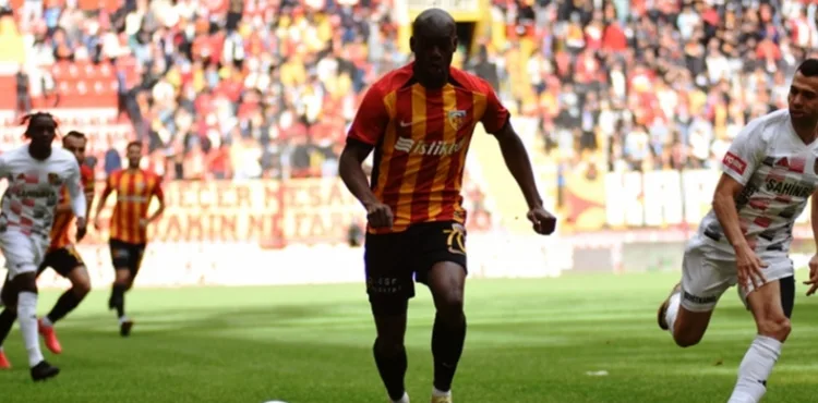 Kayserispor’da devre arası transfer döneminde 2 futbolcu ayrıldı