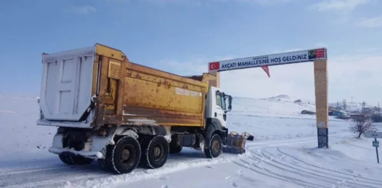 BÜYÜKŞEHİR, KARDAN KAPANAN 91 MAHALLE YOLUNU ULAŞIMA AÇTI